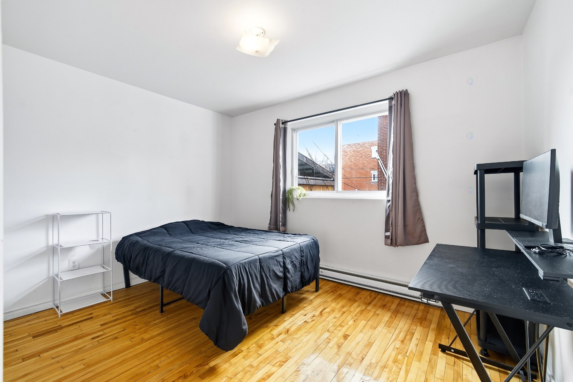 Bedroom - 2-3445 Rue Hochelaga, Montréal (Mercier/Hochelaga-Maisonneuve), QC - Indoor Photo Showing Bedroom