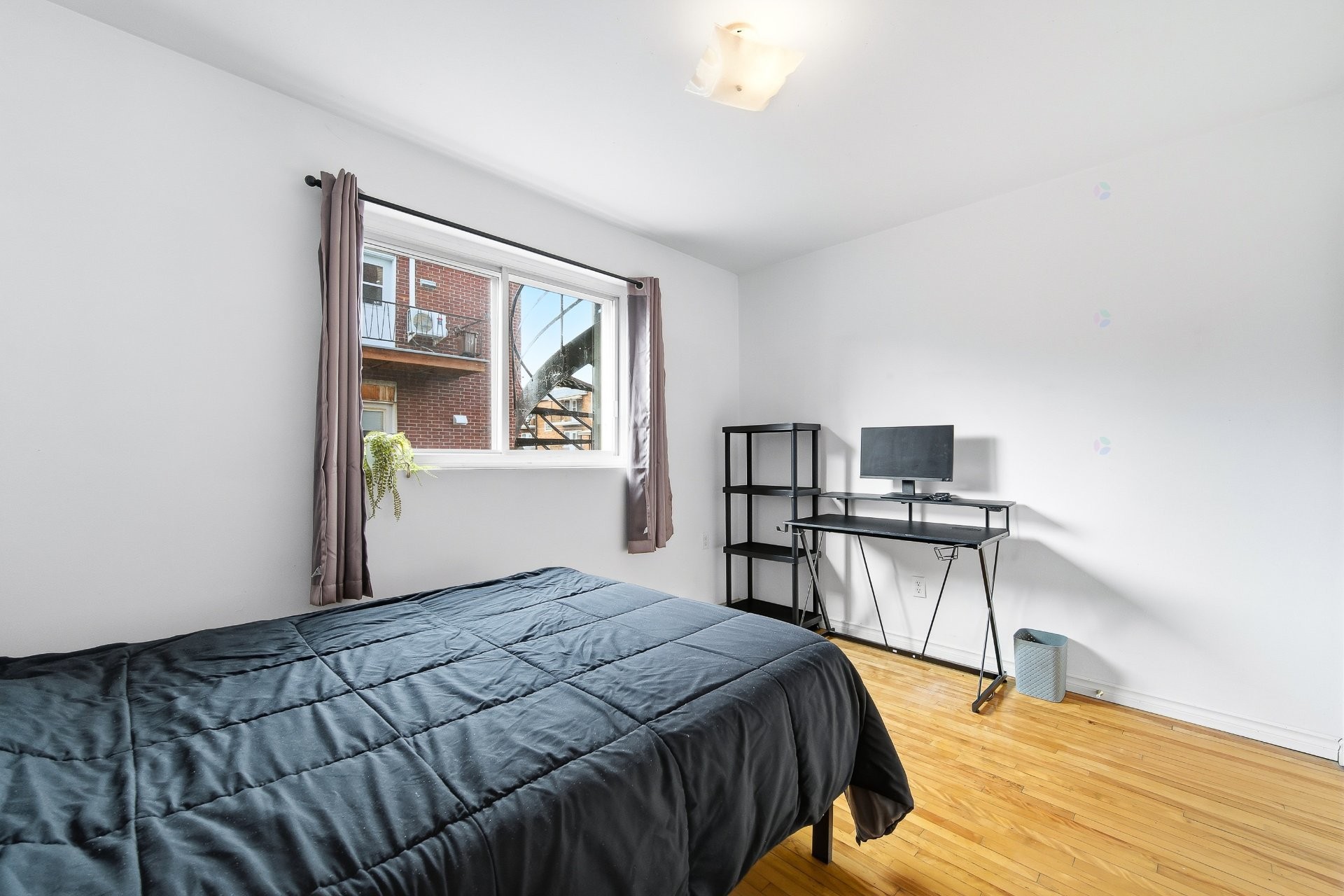 Bedroom - 2-3445 Rue Hochelaga, Montréal (Mercier/Hochelaga-Maisonneuve), QC - Indoor Photo Showing Bedroom