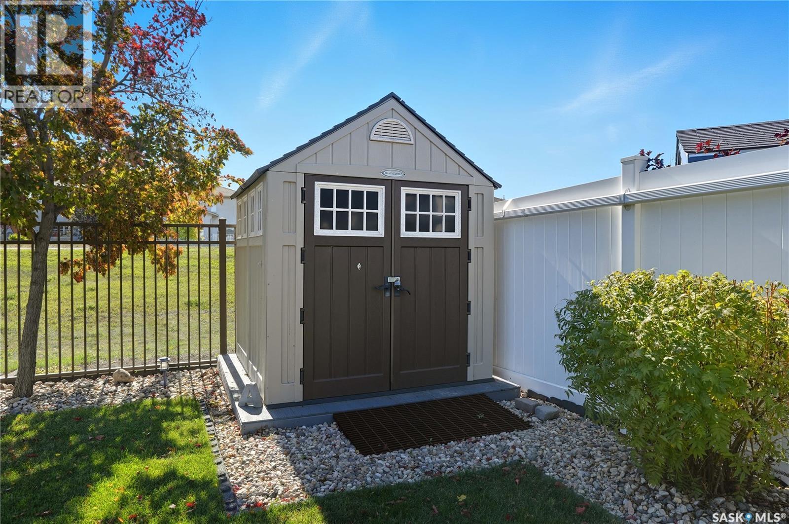 5117 Watson Way, Regina, SK - Outdoor