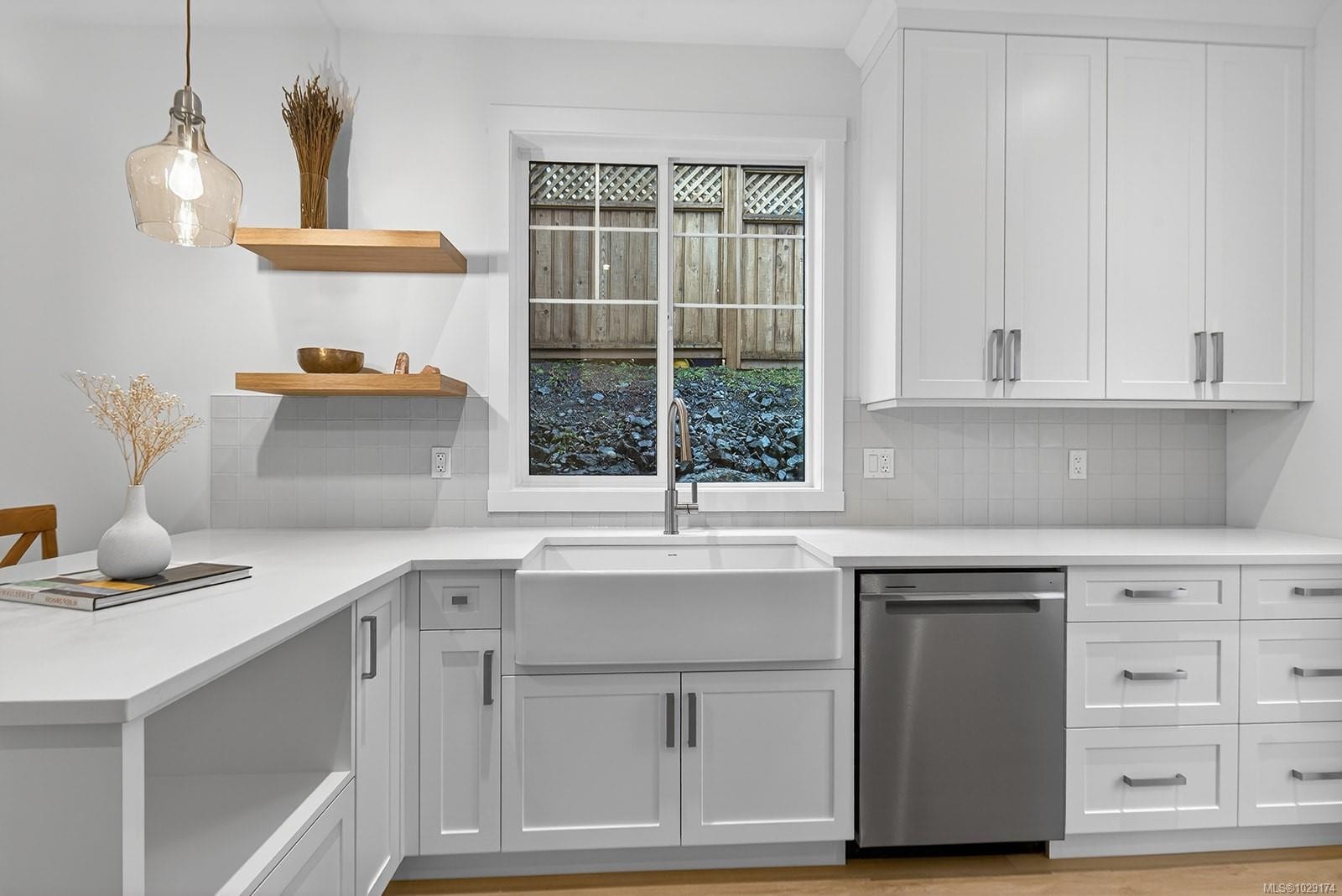 100-3003 Keystone Dr, Duncan, BC - Indoor Photo Showing Kitchen