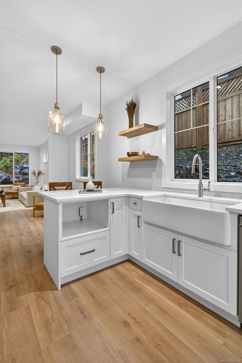 100-3003 Keystone Dr, Duncan, BC - Indoor Photo Showing Kitchen