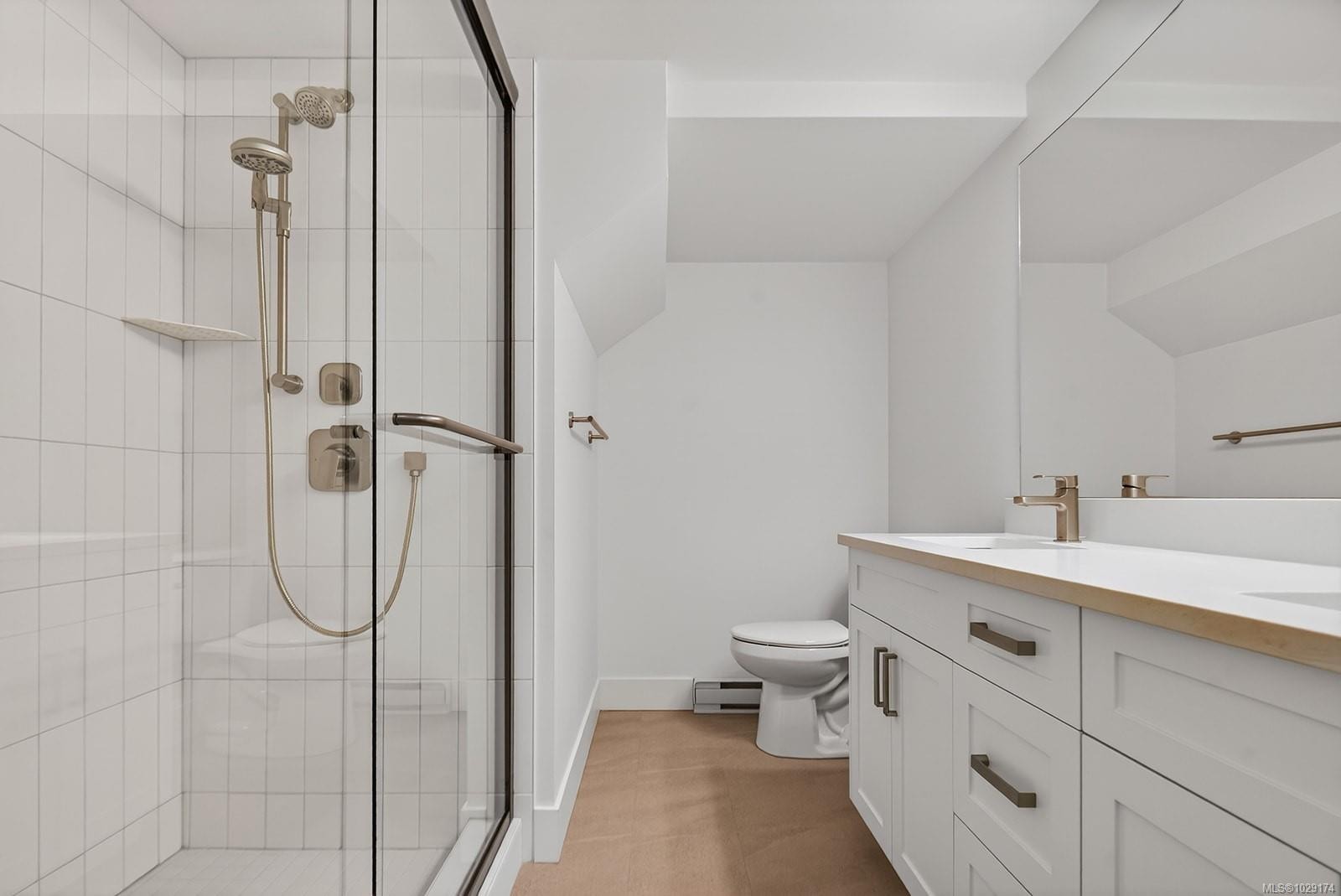 100-3003 Keystone Dr, Duncan, BC - Indoor Photo Showing Bathroom