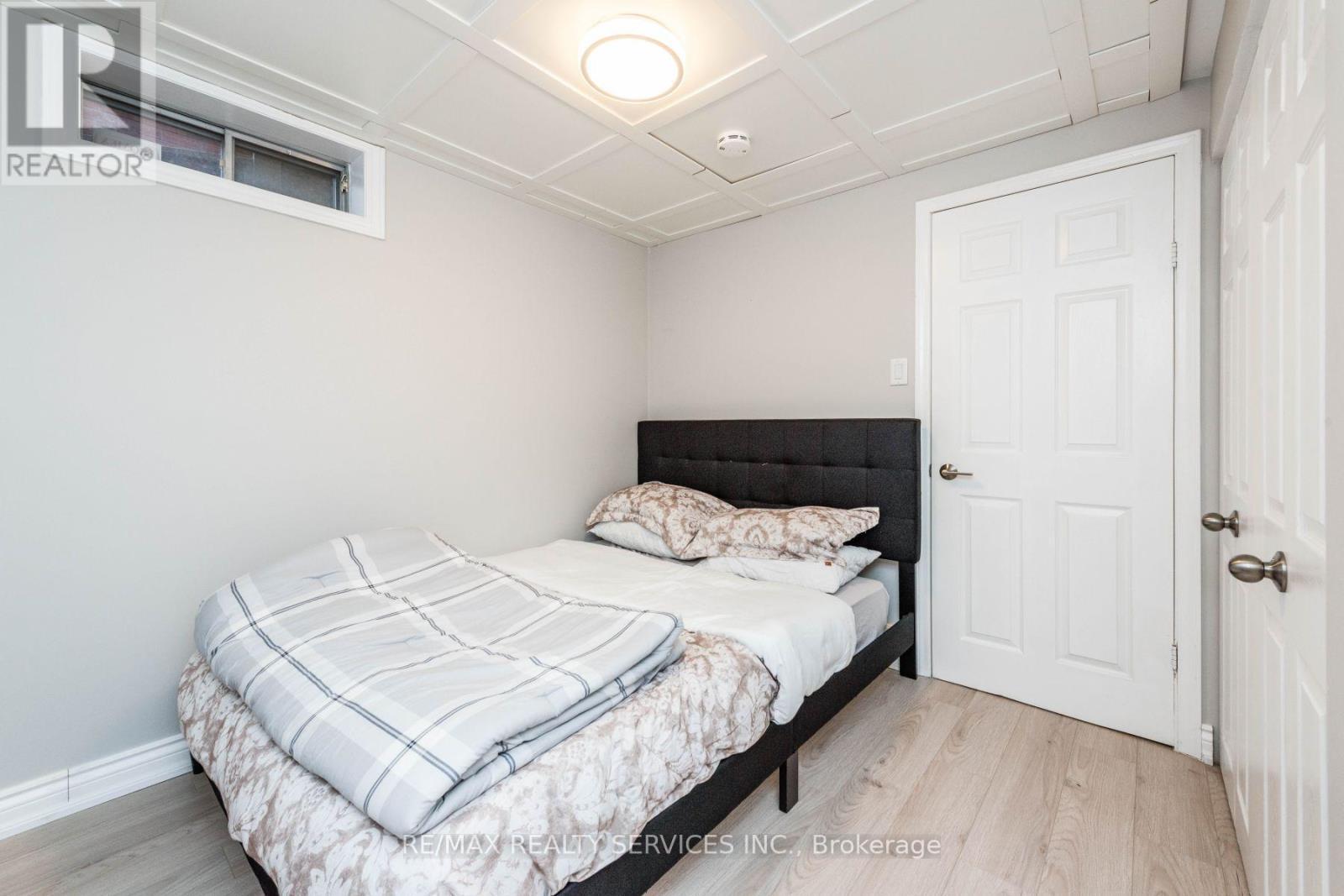 1928 Aldermead Road, Mississauga, ON - Indoor Photo Showing Bedroom
