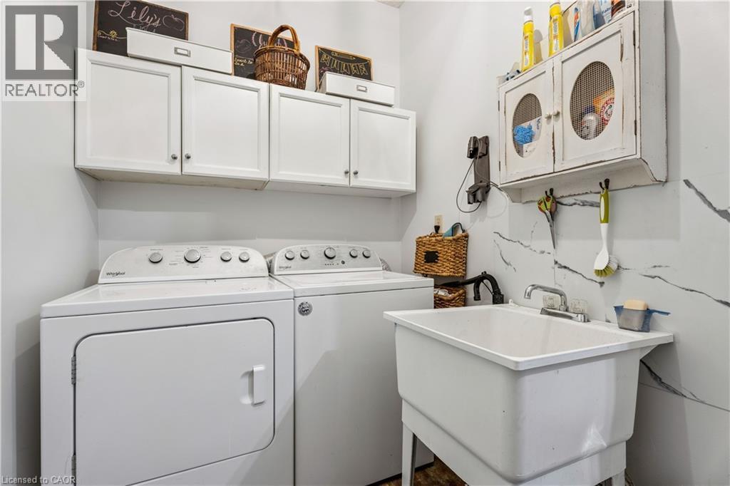 18 Marisa Court, Hamilton, ON - Indoor Photo Showing Laundry Room