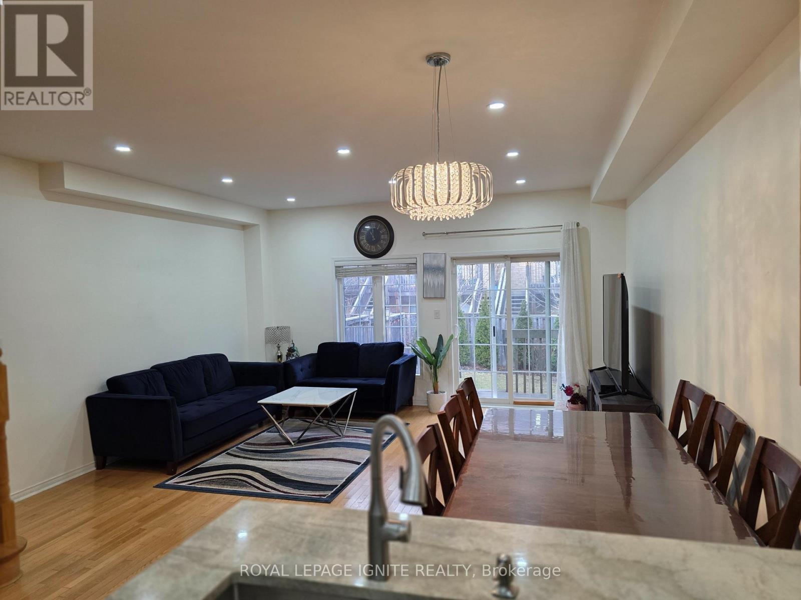 5183 Angel Stone Drive, Mississauga, ON - Indoor Photo Showing Dining Room
