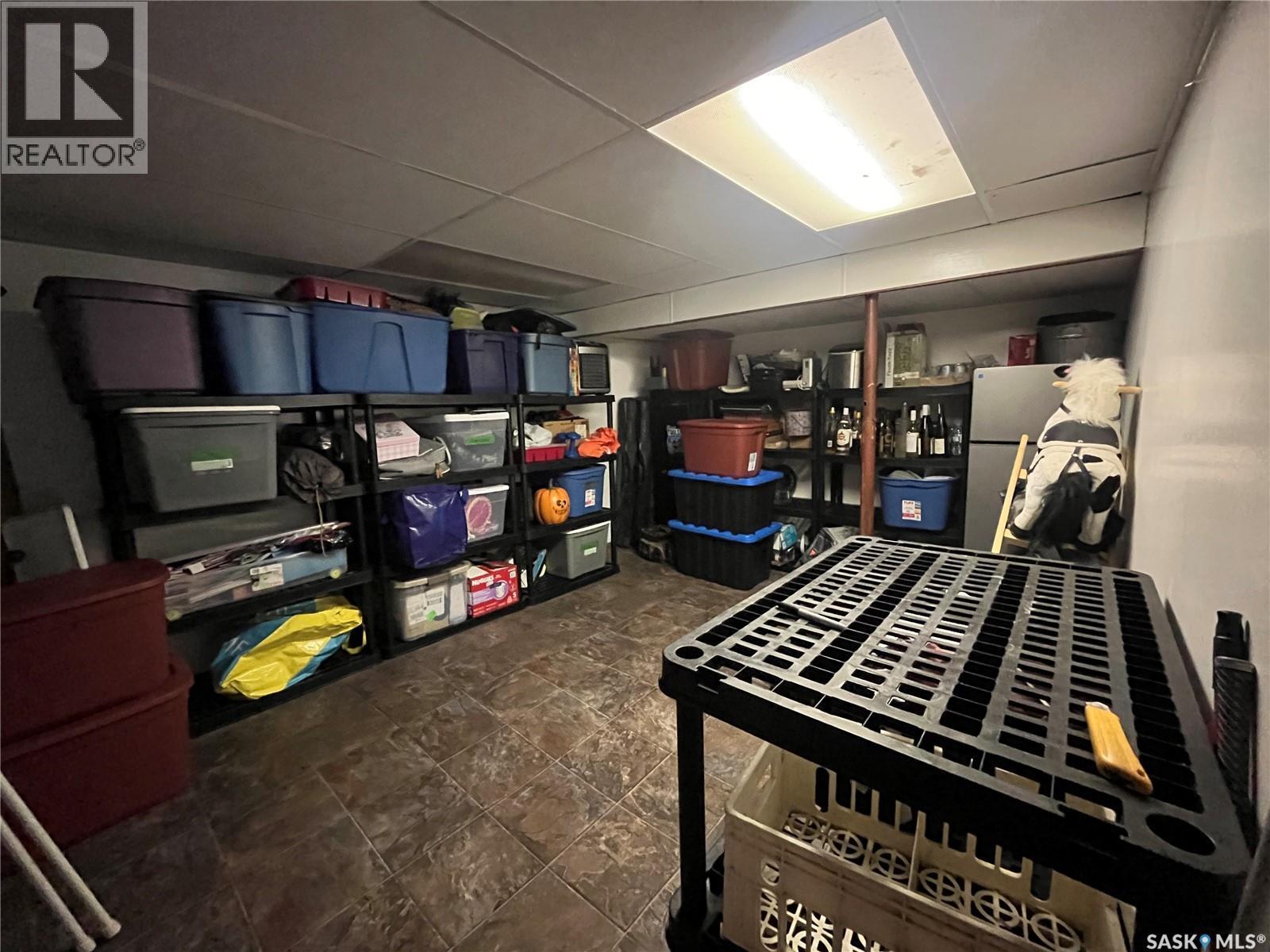 619 Smith Dorrien Avenue, Esterhazy, SK - Indoor