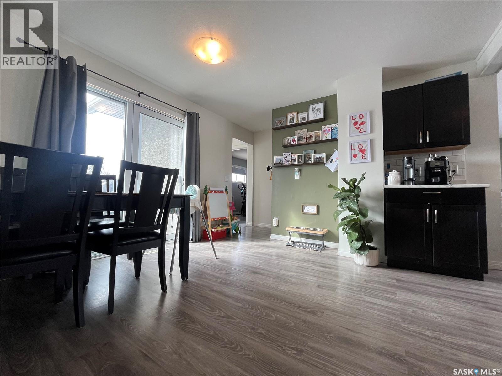 619 Smith Dorrien Avenue, Esterhazy, SK - Indoor Photo Showing Dining Room