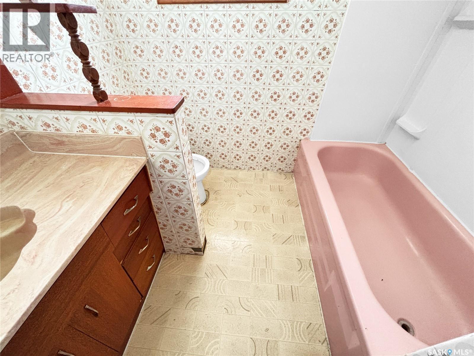 1623 19Th Street W, Saskatoon, SK - Indoor Photo Showing Bathroom