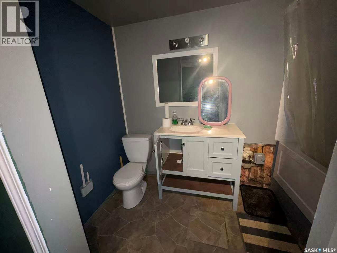 453 Vancouver Avenue S, Saskatoon, SK - Indoor Photo Showing Bathroom