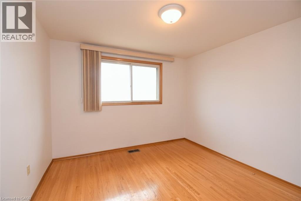 36 Glassco Avenue N, Hamilton, ON - Indoor Photo Showing Other Room