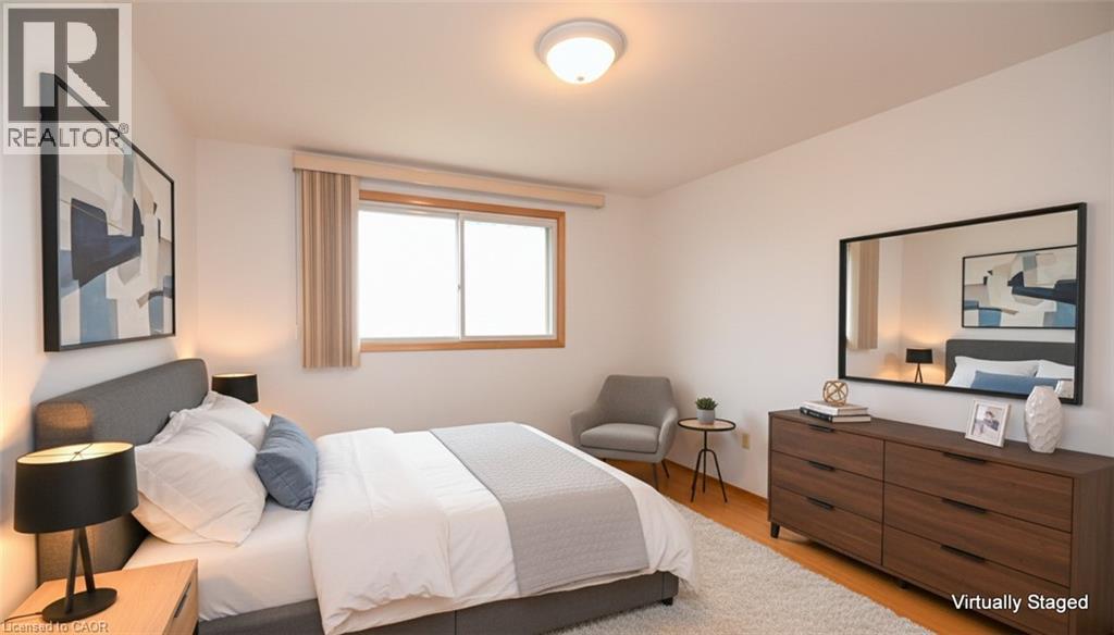 36 Glassco Avenue N, Hamilton, ON - Indoor Photo Showing Bedroom