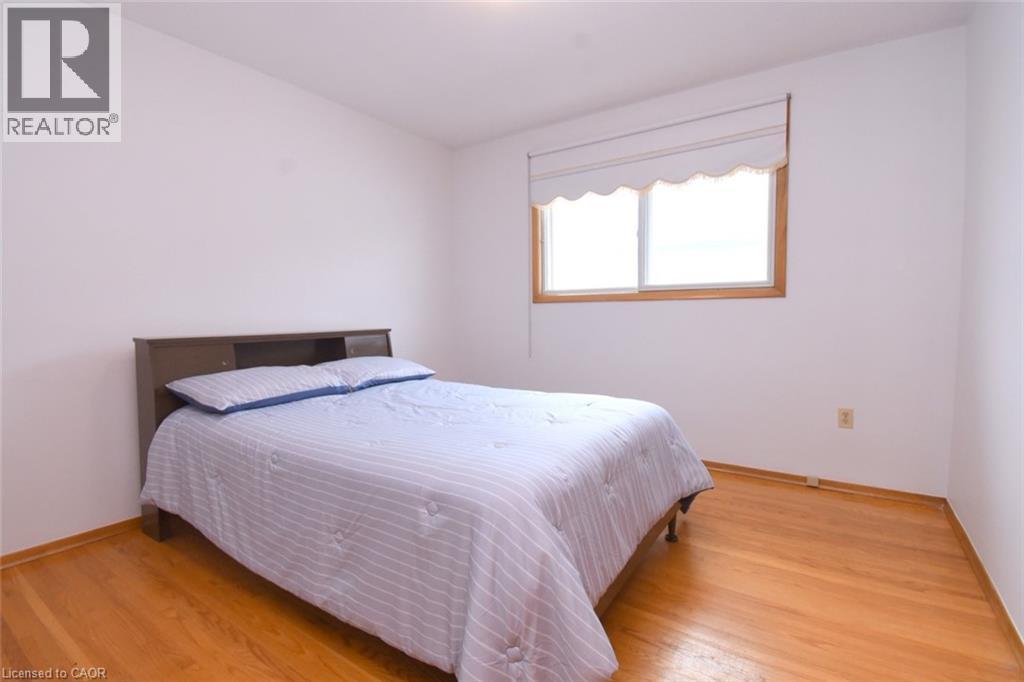 36 Glassco Avenue N, Hamilton, ON - Indoor Photo Showing Bedroom