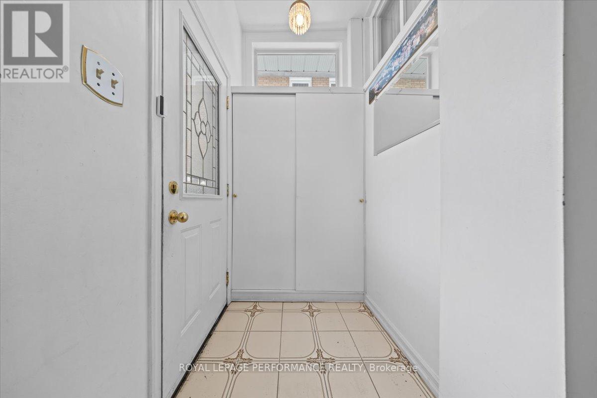 1075 Secord Avenue, Ottawa, ON - Photo Showing Other Room