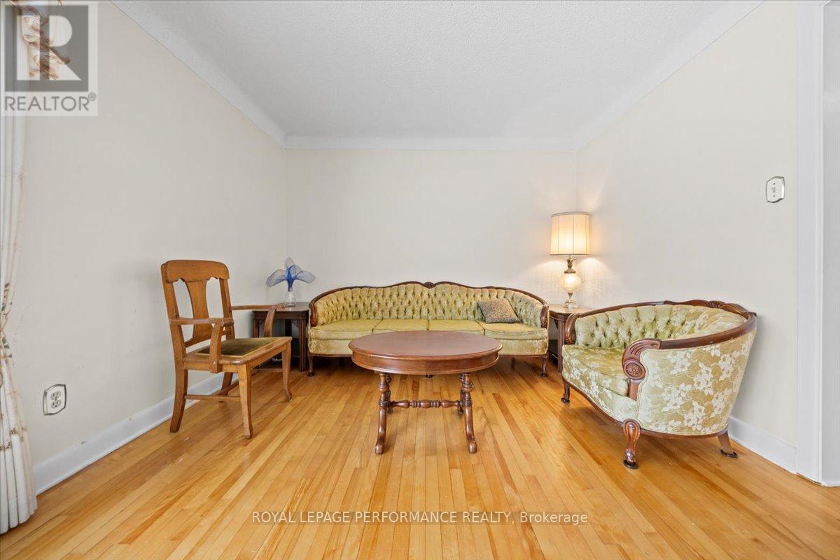 1075 Secord Avenue, Ottawa, ON - Indoor