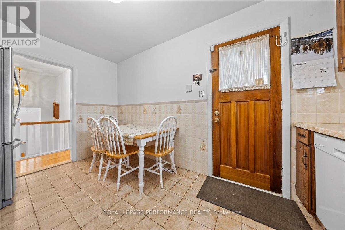 1075 Secord Avenue, Ottawa, ON - Indoor