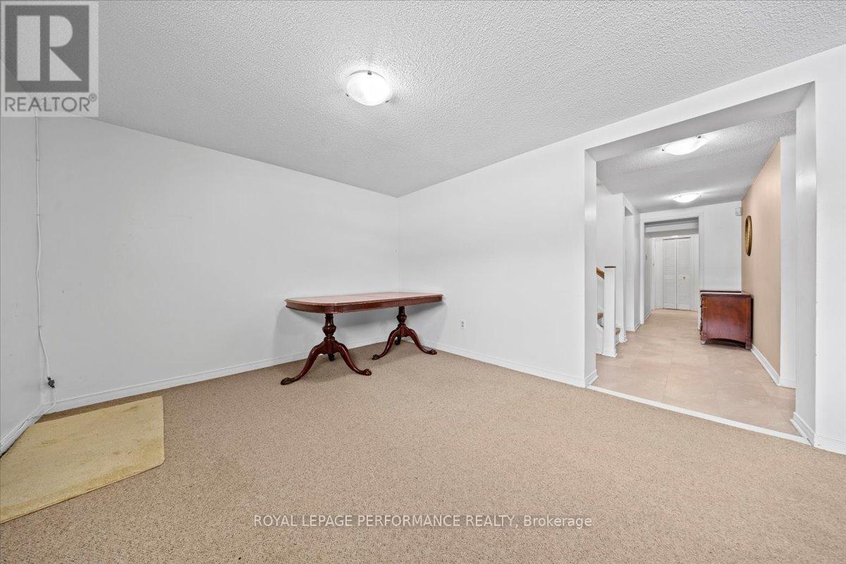 1075 Secord Avenue, Ottawa, ON - Indoor Photo Showing Other Room
