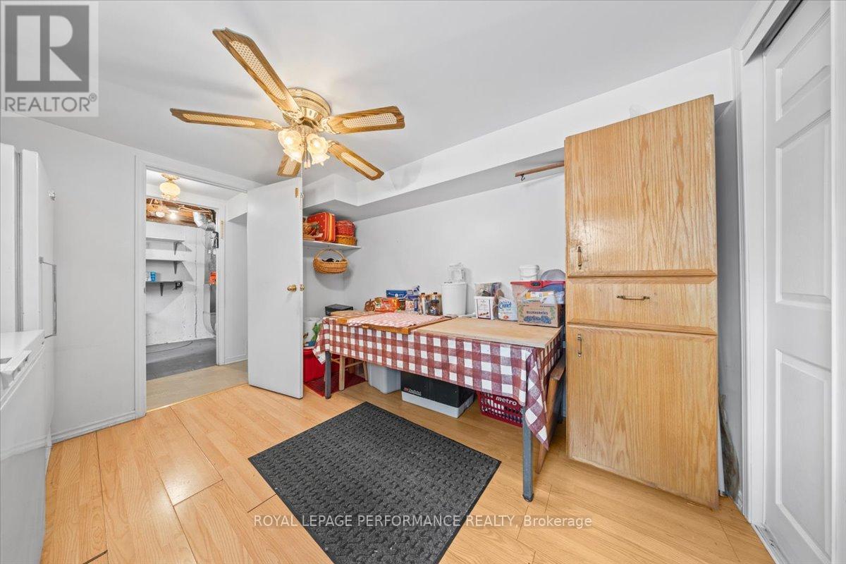 1075 Secord Avenue, Ottawa, ON - Indoor