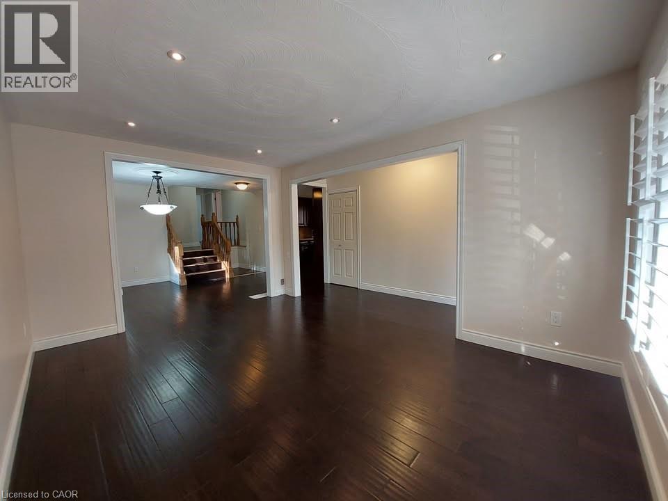 610 Stone Church Road W, Hamilton, ON - Indoor