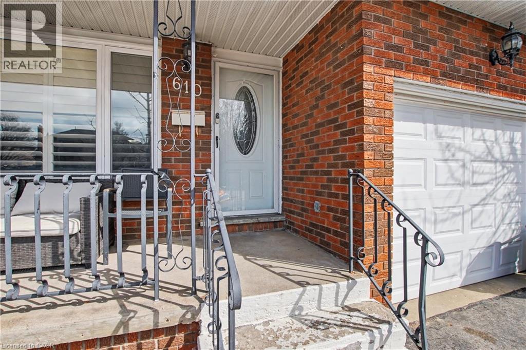 610 Stone Church Road W, Hamilton, ON - Outdoor