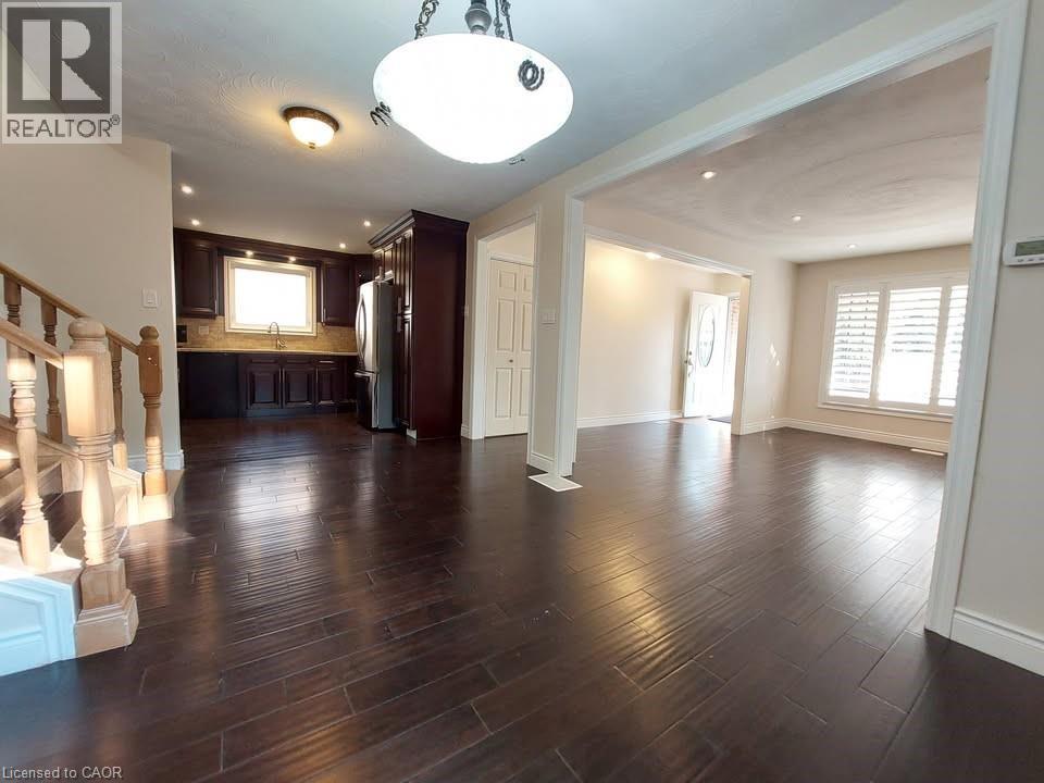 610 Stone Church Road W, Hamilton, ON - Indoor