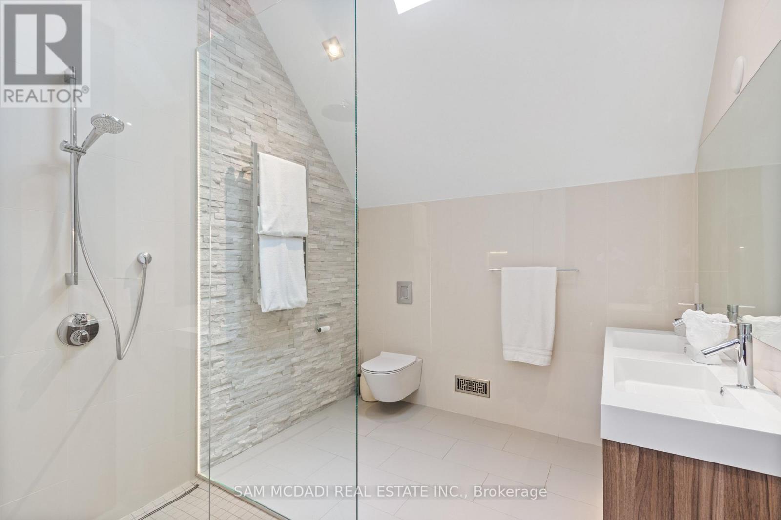1031 Welwyn Drive, Mississauga, ON - Indoor Photo Showing Bathroom