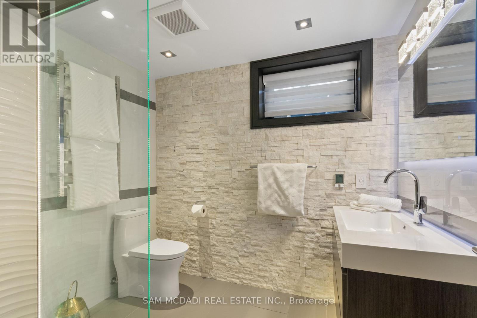 1031 Welwyn Drive, Mississauga, ON - Indoor Photo Showing Bathroom