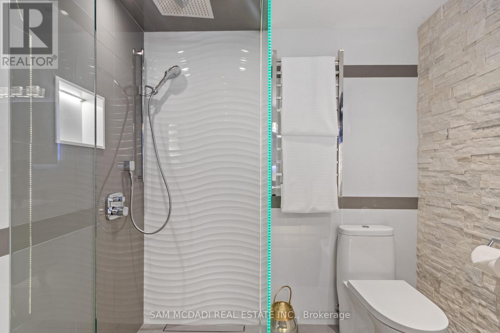 1031 Welwyn Drive, Mississauga, ON - Indoor Photo Showing Bathroom