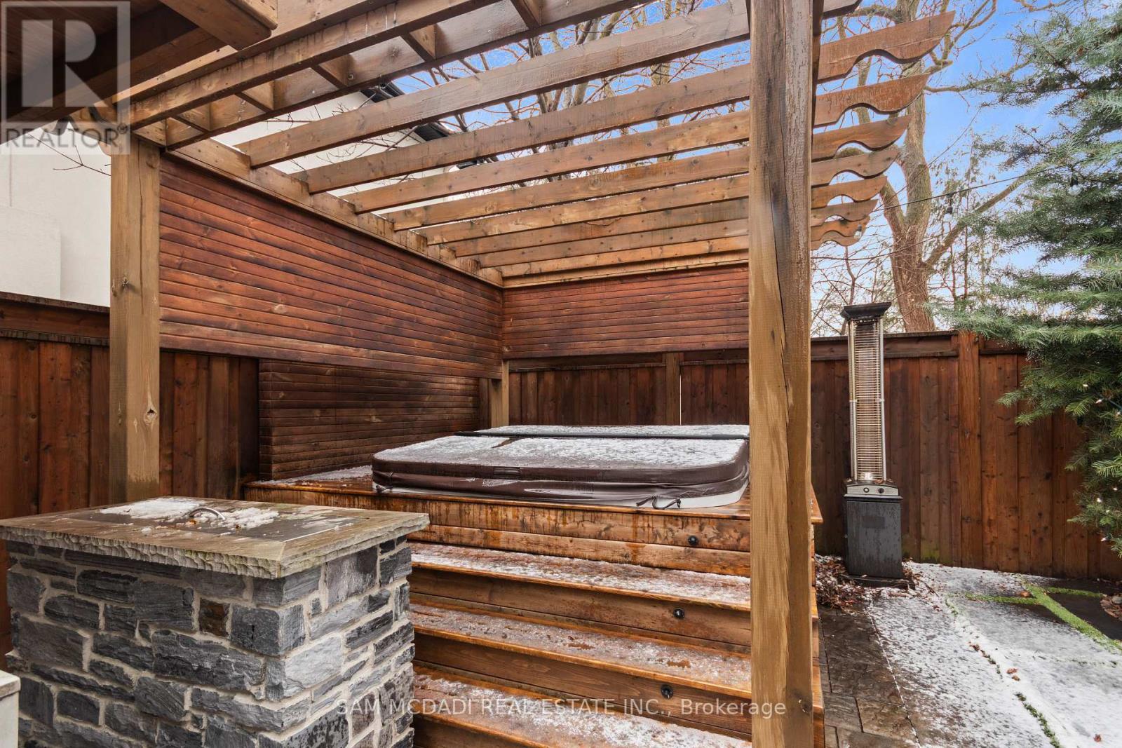 1031 Welwyn Drive, Mississauga, ON - Outdoor
