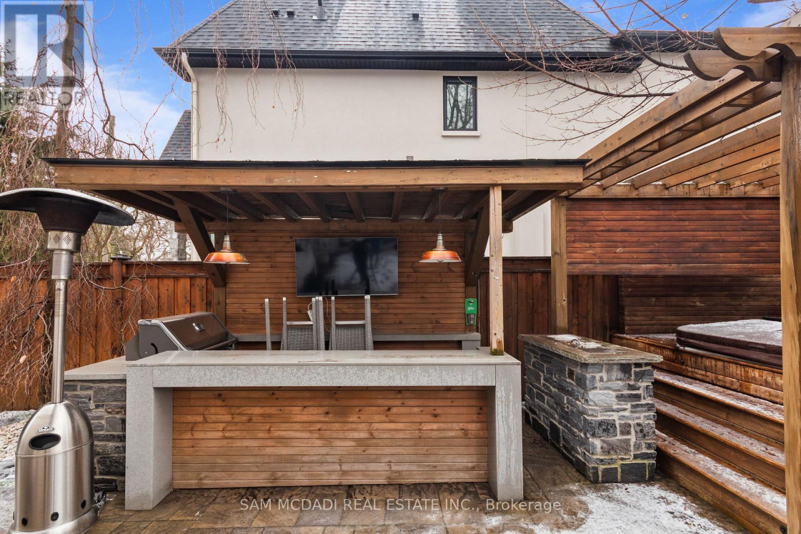 1031 Welwyn Drive, Mississauga, ON - Outdoor With Exterior