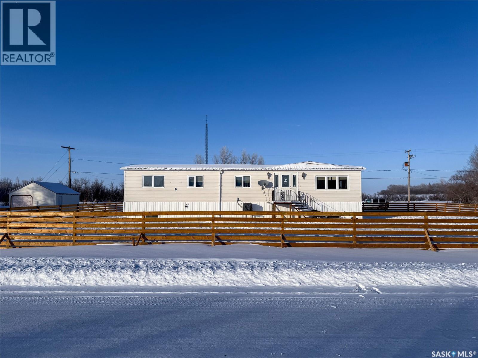 201 - 203 4Th Avenue, Climax, SK - Outdoor With View