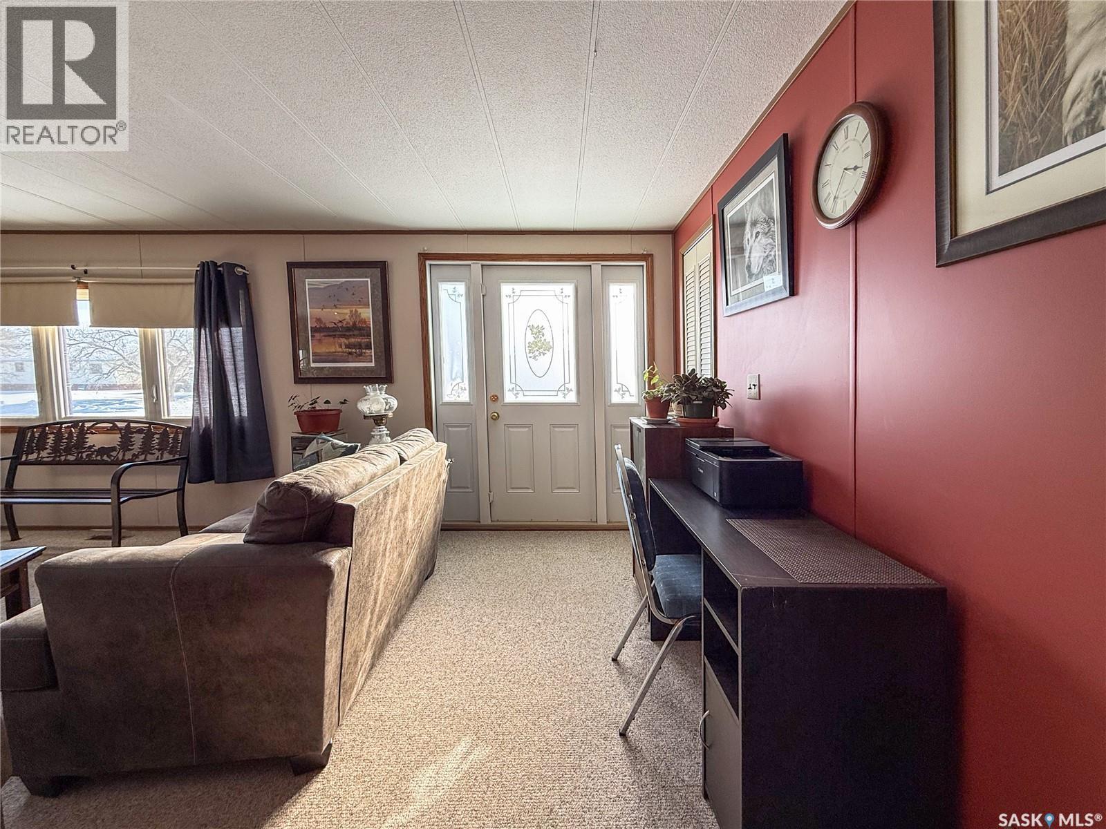 201 - 203 4Th Avenue, Climax, SK - Indoor