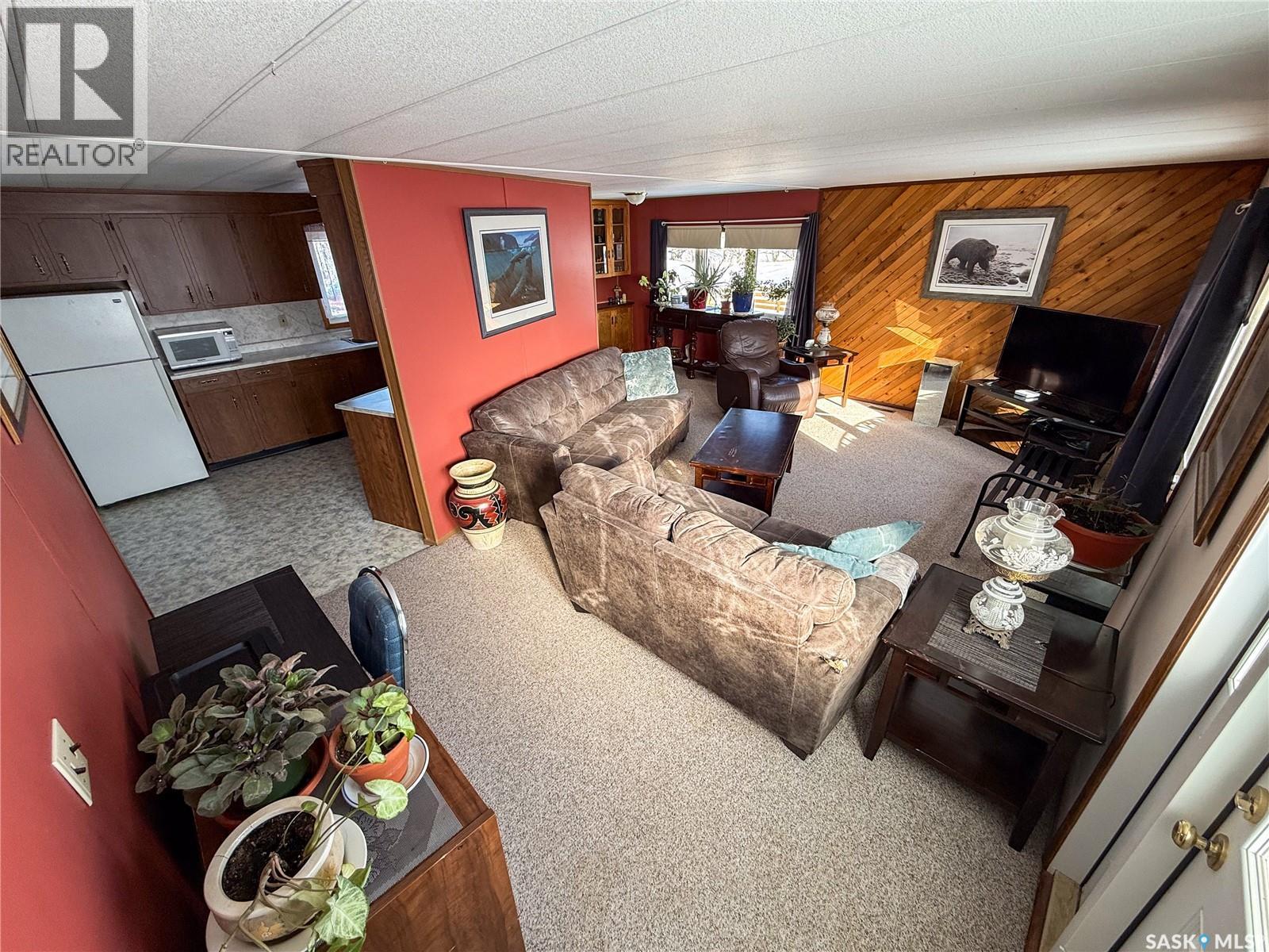 201 - 203 4Th Avenue, Climax, SK - Indoor