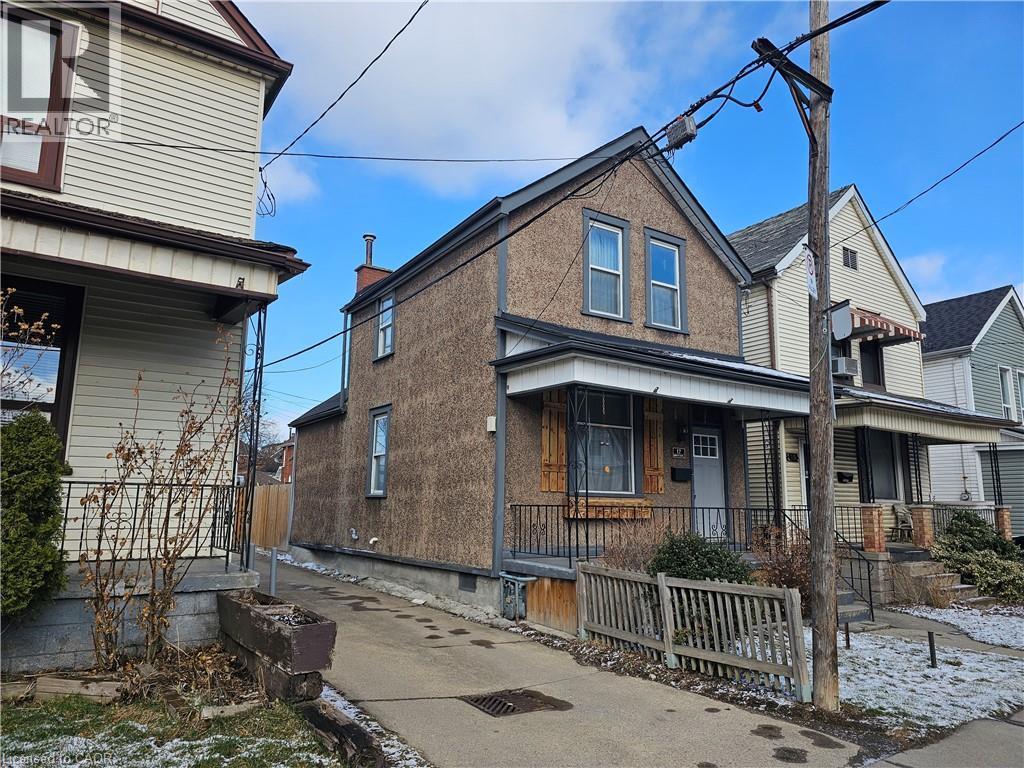 17 Minto Avenue, Hamilton, ON - Outdoor With Deck Patio Veranda
