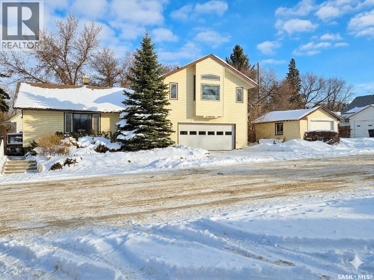 676 3Rd Avenue Ne, Swift Current, SK - Outdoor