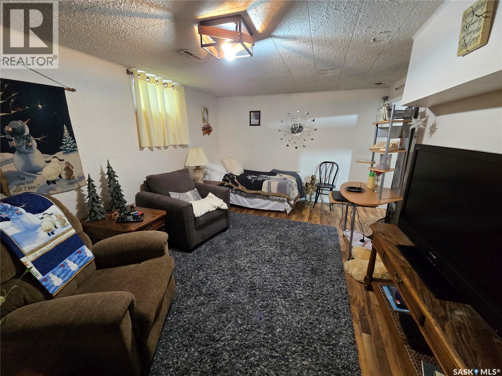 676 3Rd Avenue Ne, Swift Current, SK - Indoor