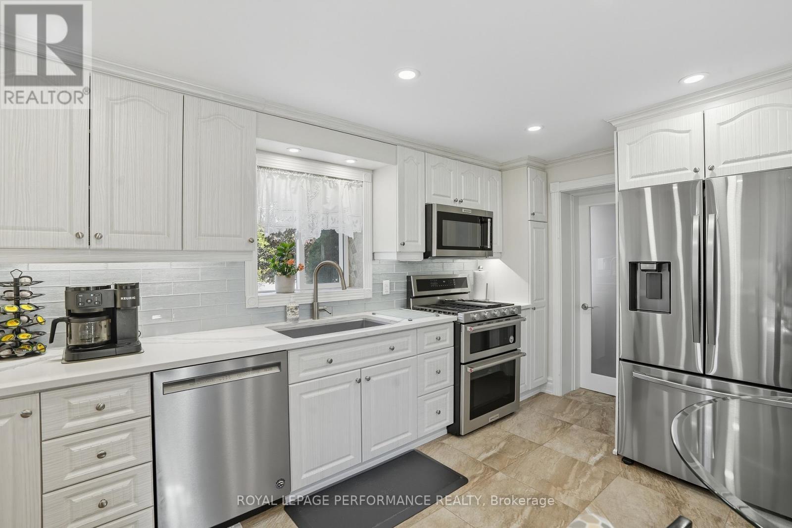 8 John Street, Champlain, ON - Indoor Photo Showing Kitchen With Stainless Steel Kitchen With Upgraded Kitchen