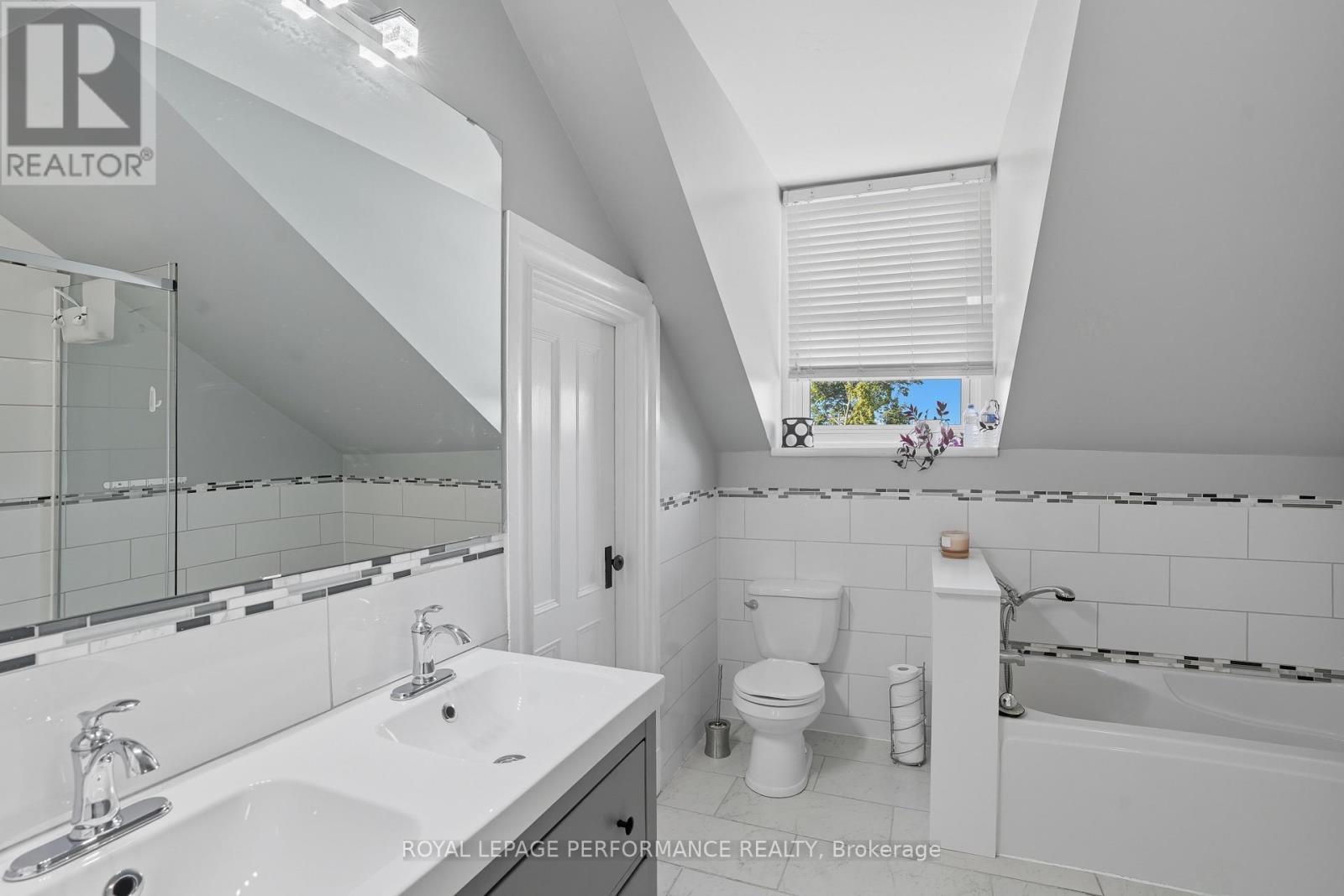8 John Street, Champlain, ON - Indoor Photo Showing Bathroom