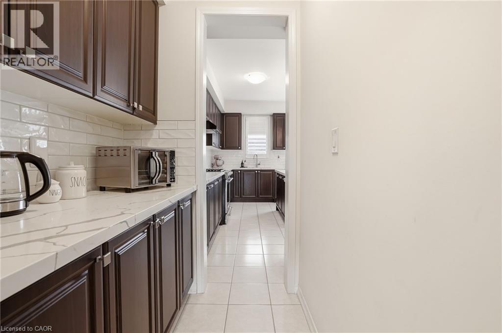 62 Esther Crescent, Thorold, ON - Indoor Photo Showing Kitchen