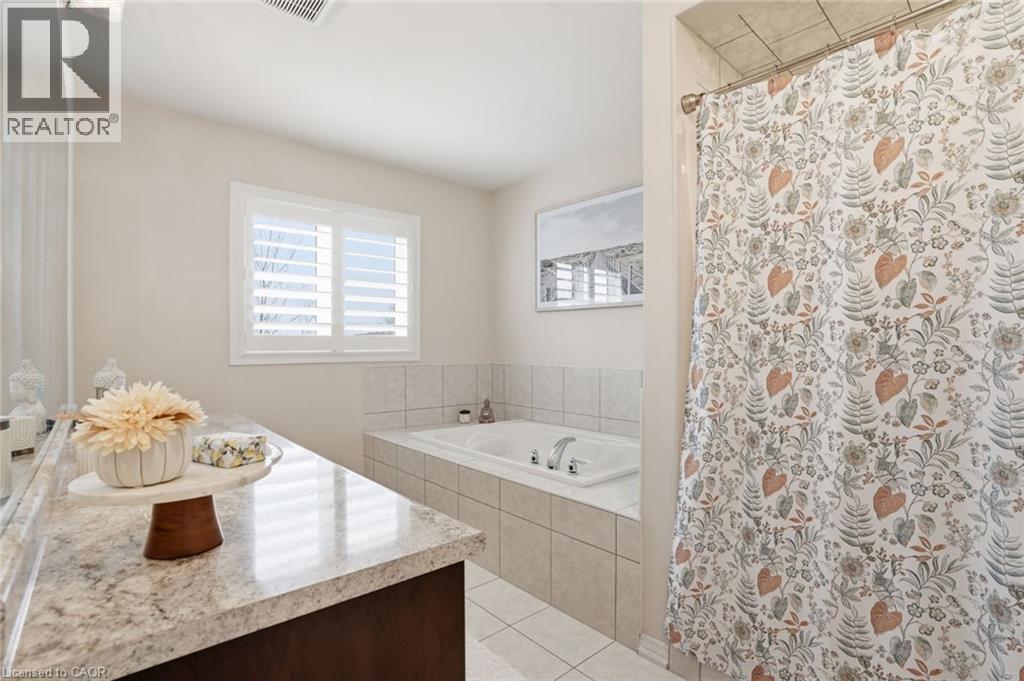62 Esther Crescent, Thorold, ON - Indoor Photo Showing Bathroom