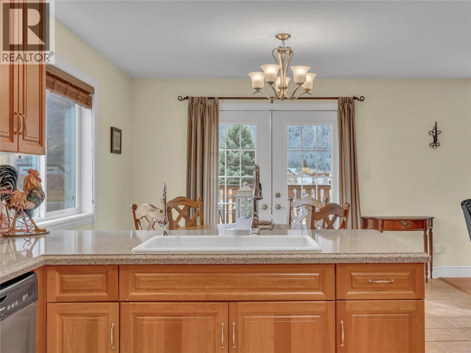2120 Ritchie Drive, Cawston, BC