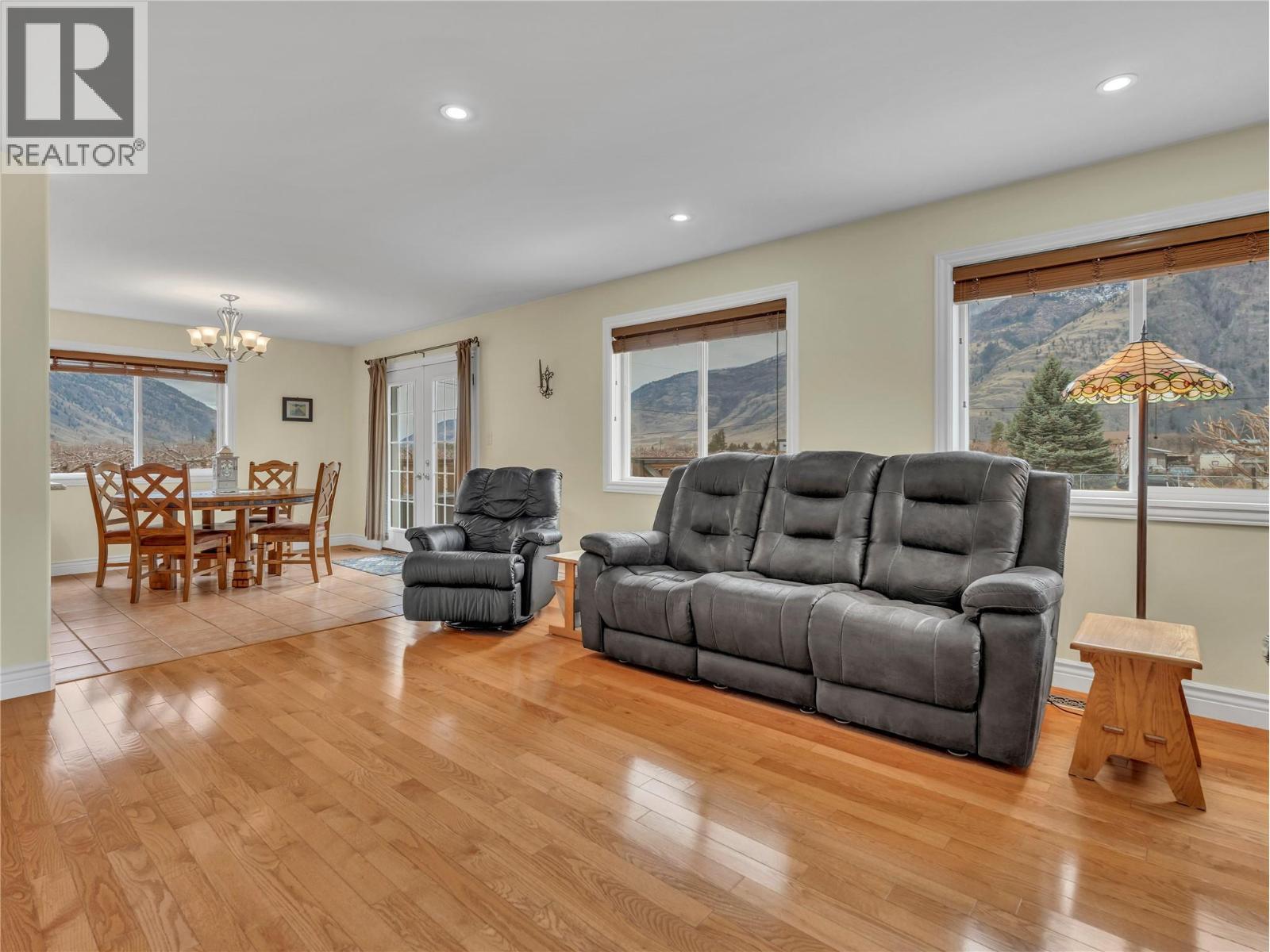 2120 Ritchie Drive, Cawston, BC