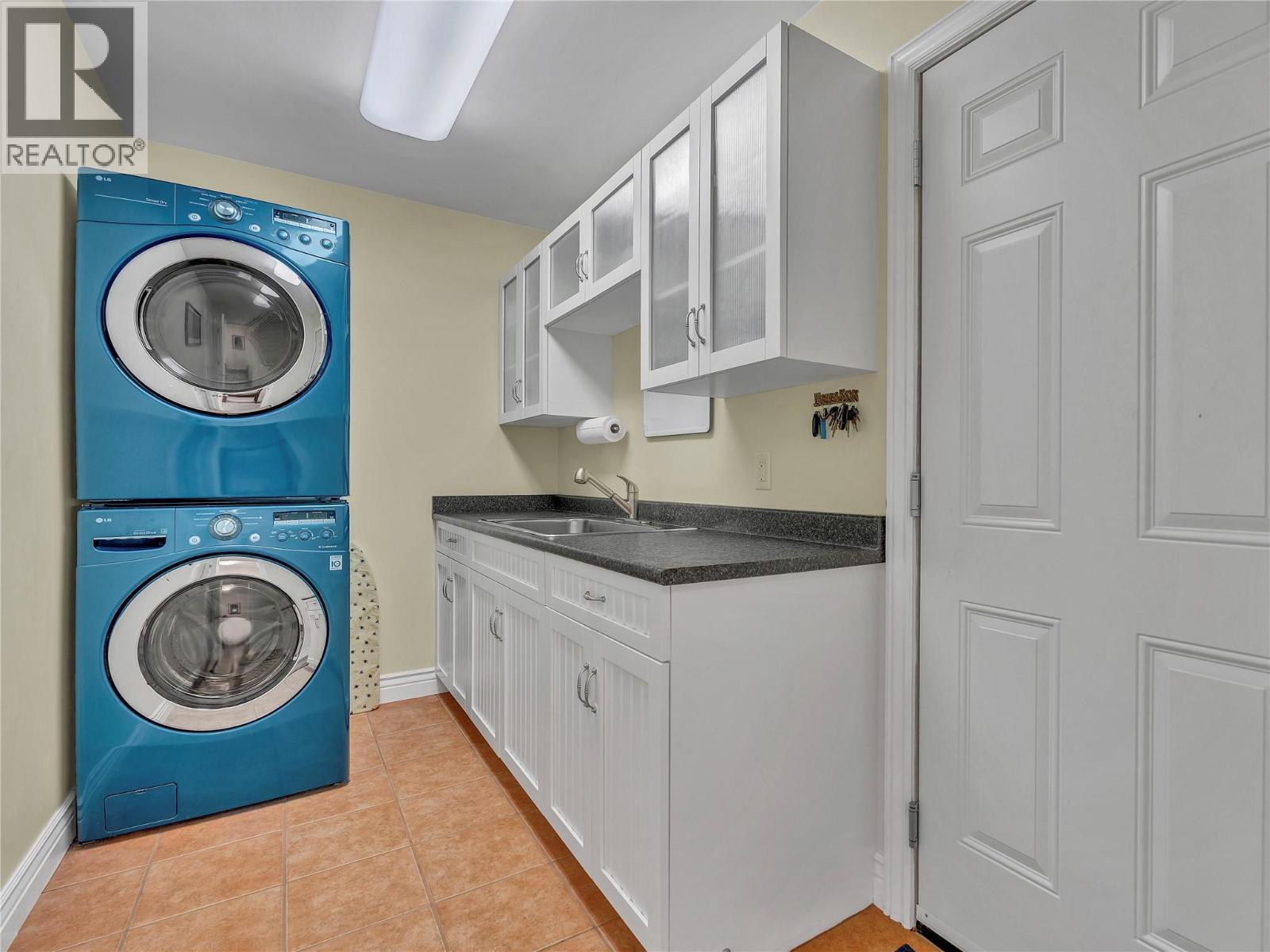 2120 Ritchie Drive, Cawston, BC