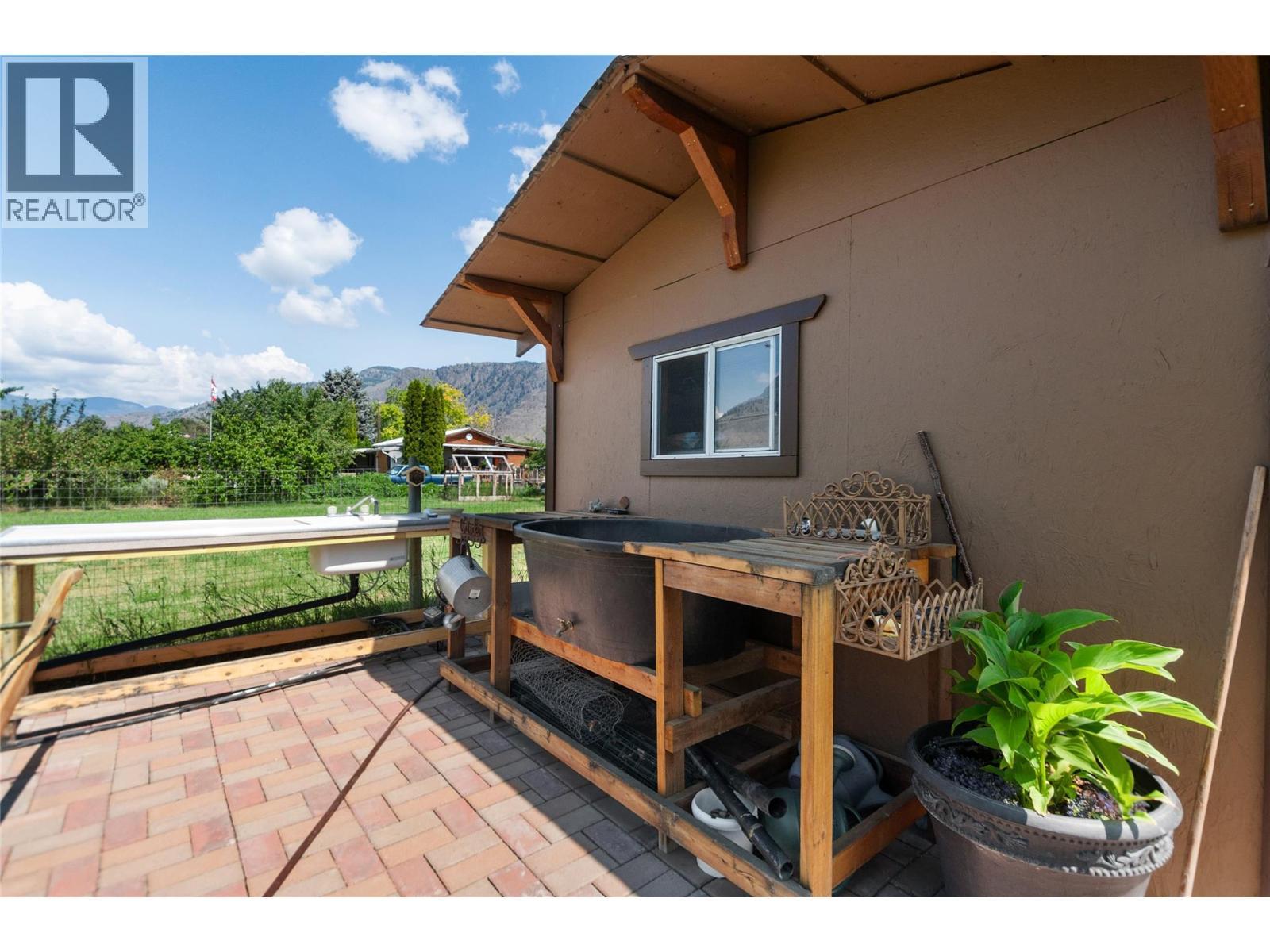 2120 Ritchie Drive, Cawston, BC