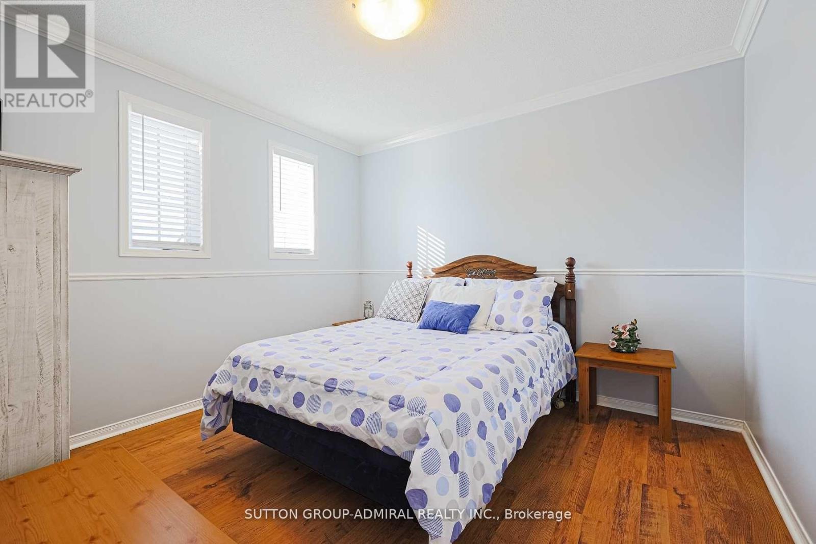 242 Mapleton Avenue, Barrie, ON - Indoor Photo Showing Bedroom