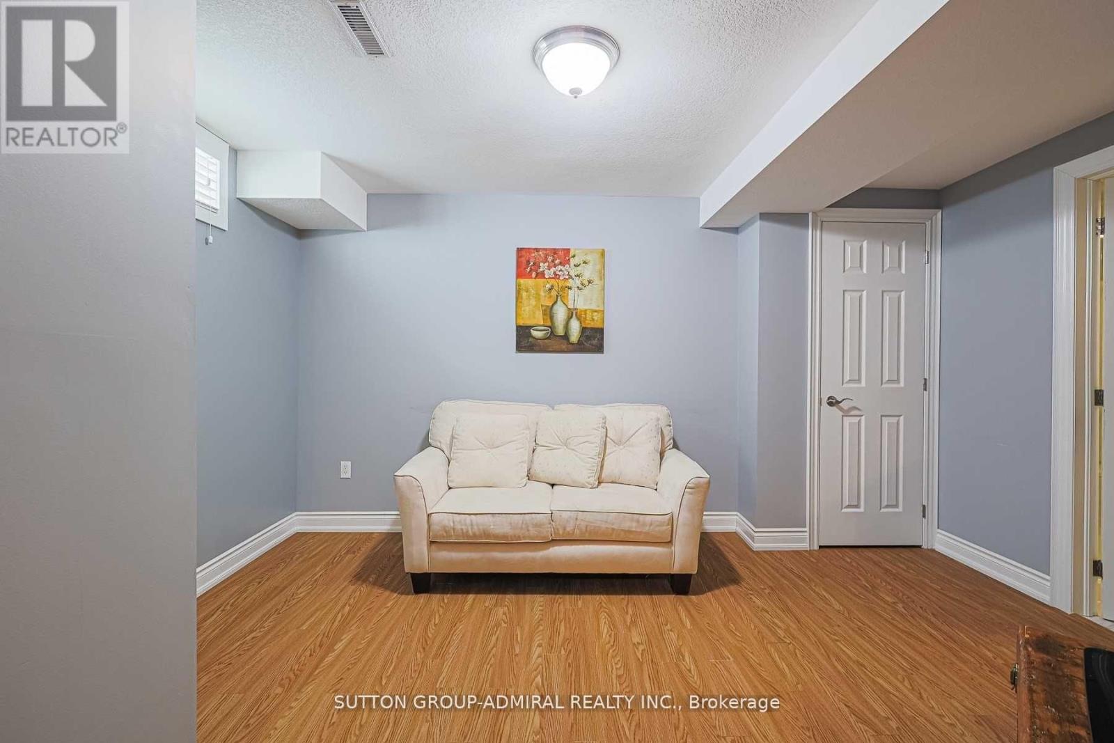 242 Mapleton Avenue, Barrie, ON - Indoor Photo Showing Other Room