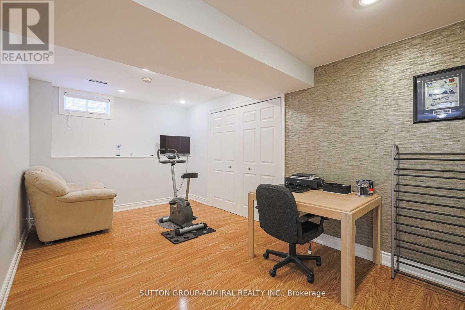 242 Mapleton Avenue, Barrie, ON - Indoor