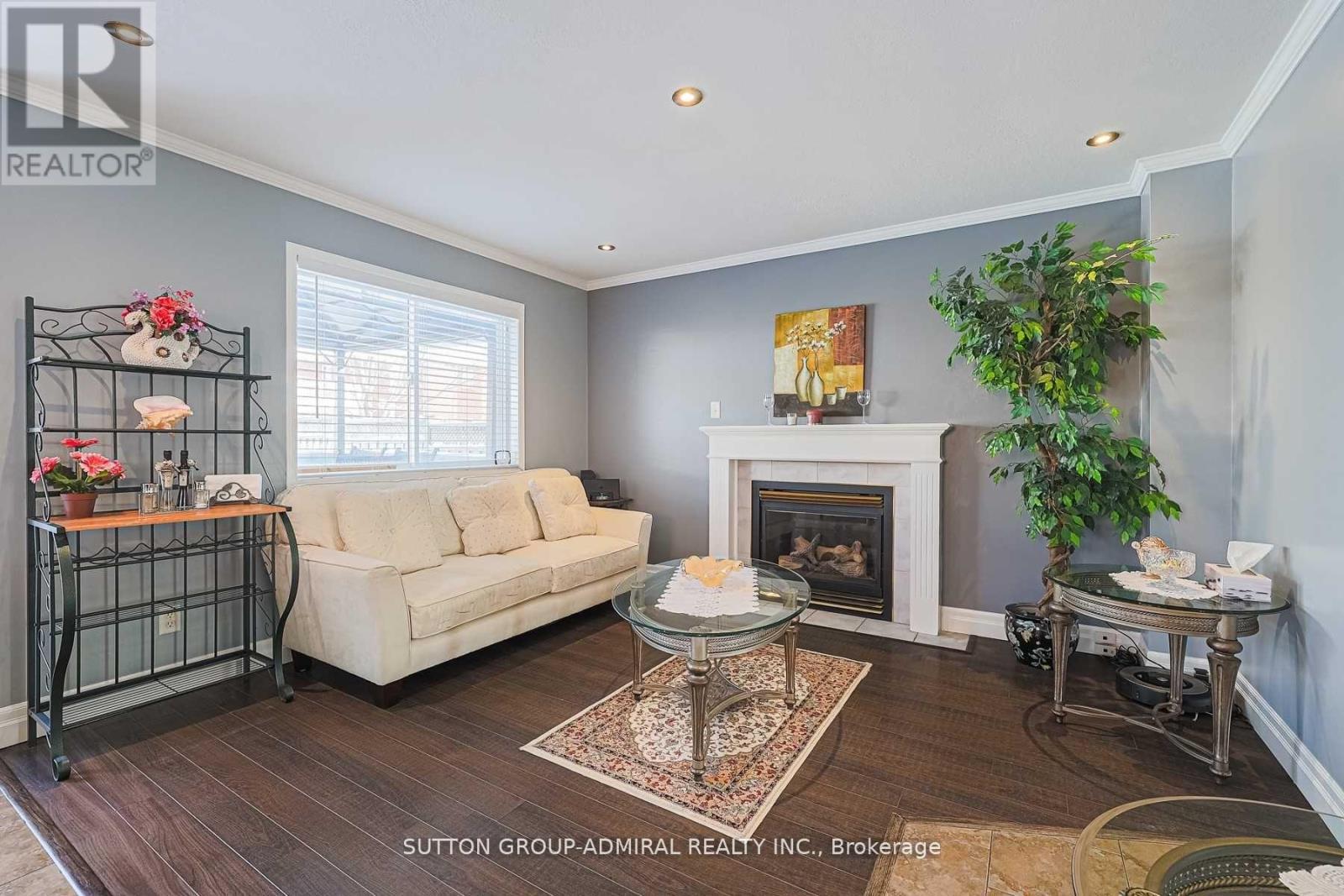 242 Mapleton Avenue, Barrie, ON - Indoor Photo Showing Living Room With Fireplace