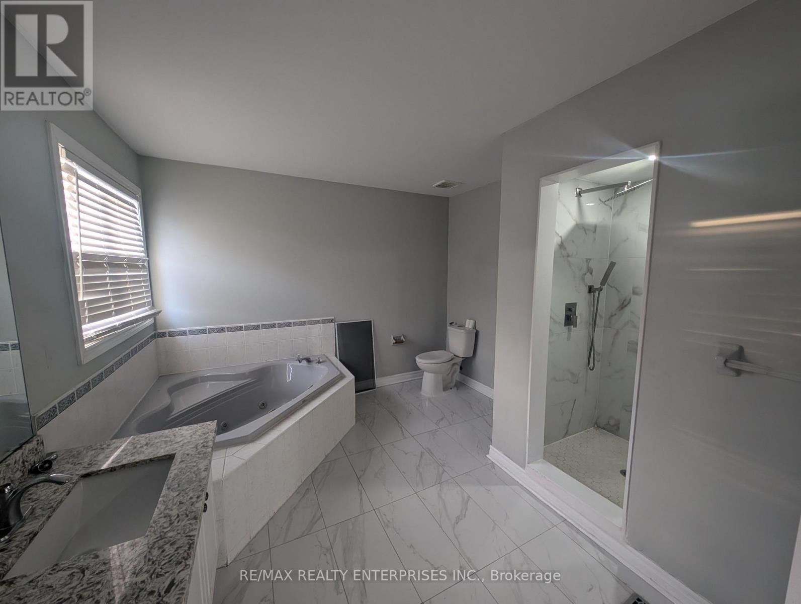 5914 Long Valley Road, Mississauga, ON - Indoor Photo Showing Bathroom