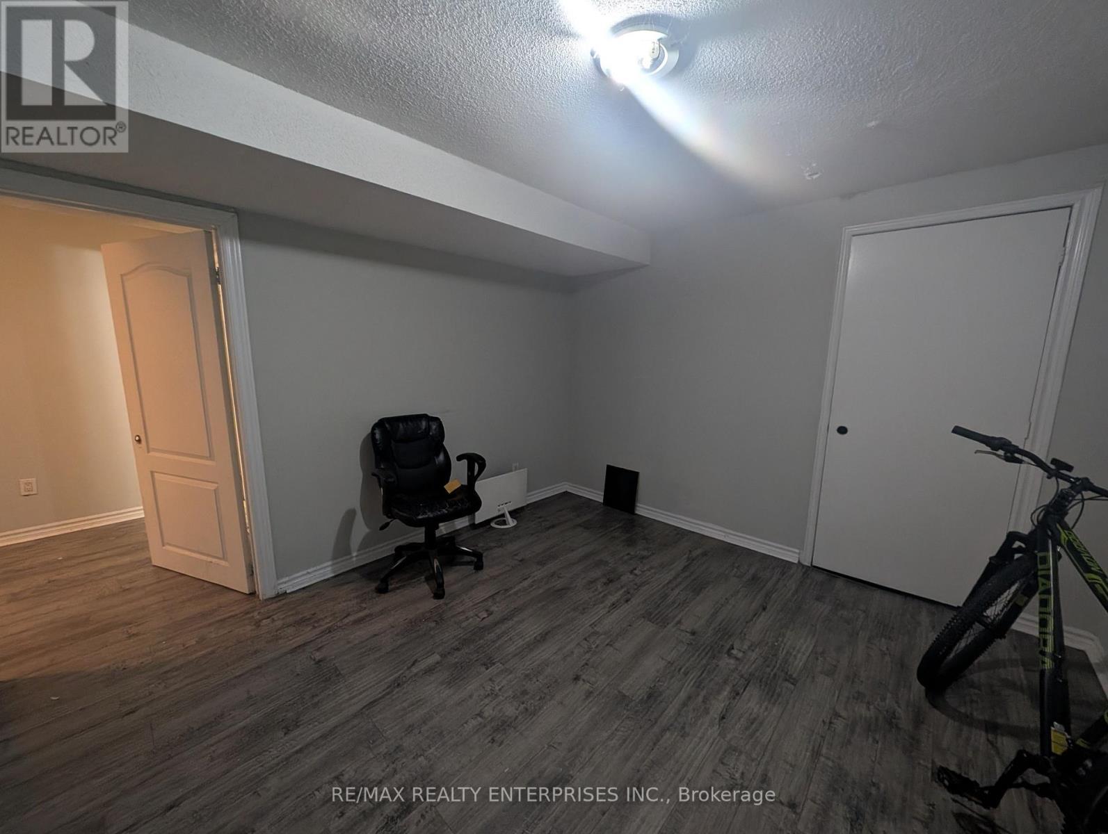 5914 Long Valley Road, Mississauga, ON - Indoor