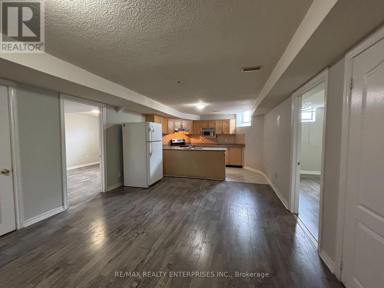 5914 Long Valley Road, Mississauga, ON - Indoor